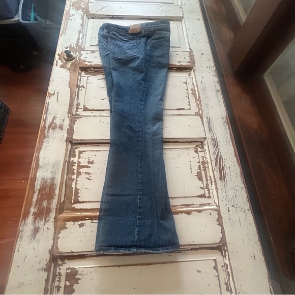 Levi’s 518 Jeans Juniors Size 5 S Medium Wash Super Low Denim Jeans Boot Cut - Picture 10 of 11